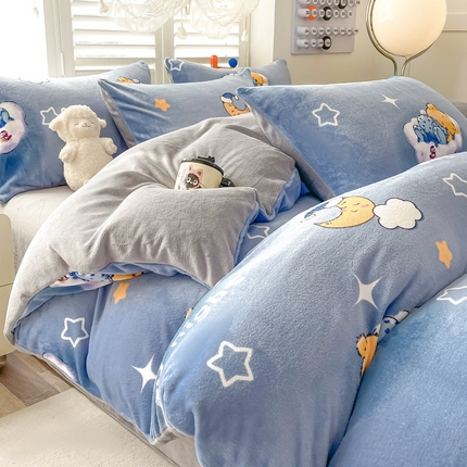 91家纺网 家纺一手货源 找家纺 （总）鸿羽樱（鸿羽樱）家纺 2025新款牛奶绒印花田园小清新儿童三件套四件套