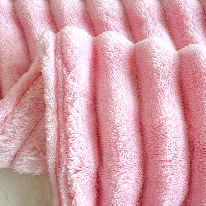 91家纺网 家纺一手货源 找家纺 璐维斯家纺 2025款跨境专供外贸出口电商热销款仿兔毯加厚牛奶绒盖毯 粉色