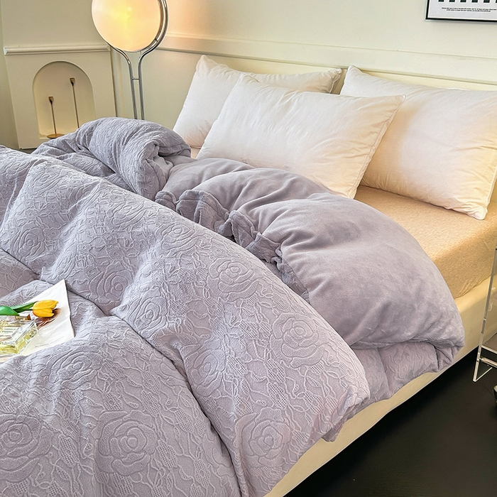 91家纺网 家纺一手货源 找家纺 睡棉坊 2024新款高克重剪花牛奶绒可拆洗冬被被子被芯 玫瑰花