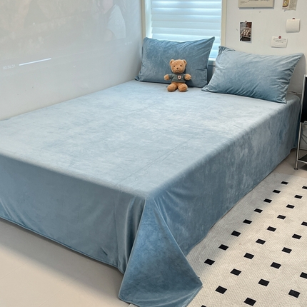 91家纺网 家纺一手货源 找家纺 盛馨家纺 2024新款高克重加厚保暖纯色宝宝绒系列单床单 孔雀蓝