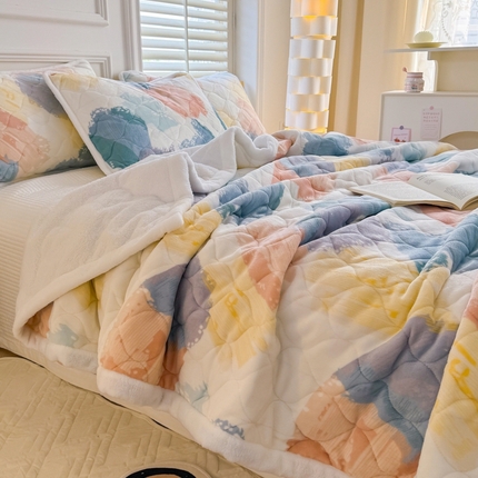 91家纺网 家纺一手货源 找家纺 简宜家居（朝初家纺） 2025新款牛奶绒夹棉三层加厚毯子 艺术家