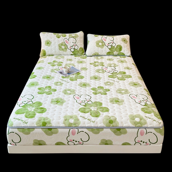 91家纺网 家纺一手货源 找家纺 2024秋冬牛奶绒加厚夹棉床笠三件套印花床垫保护套罩蓓蕾兔-绿