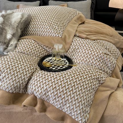 91家纺网 家纺一手货源 找家纺 （总）天一阁 2024新款高克重全消光牛奶绒四件套-卡洛斯