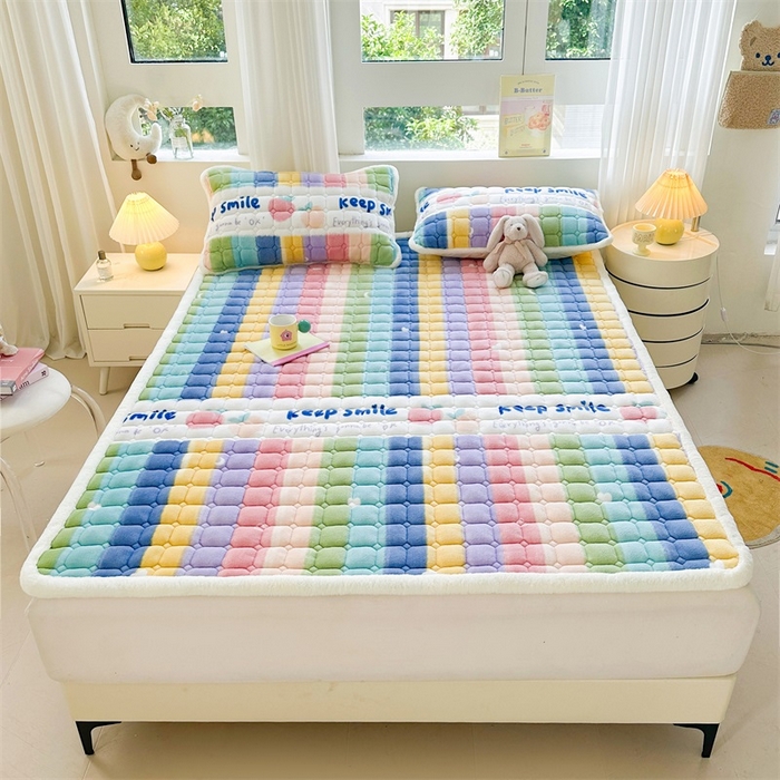 91家纺网 家纺一手货源 找家纺 梵朴 2024新款牛奶绒夹棉床褥床垫-成人款 彩虹条