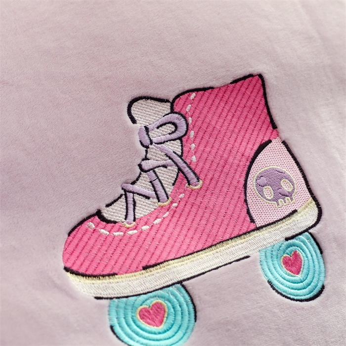 91家纺网 家纺一手货源 找家纺 （总）绒棉世家 2025新款正版带标三丽欧-库洛米牛奶绒贴布绣四件套