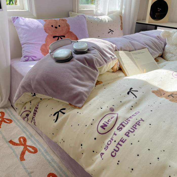 91家纺网 家纺一手货源 找家纺 2024新款INS混搭版卡通牛奶绒四件套 可可小熊