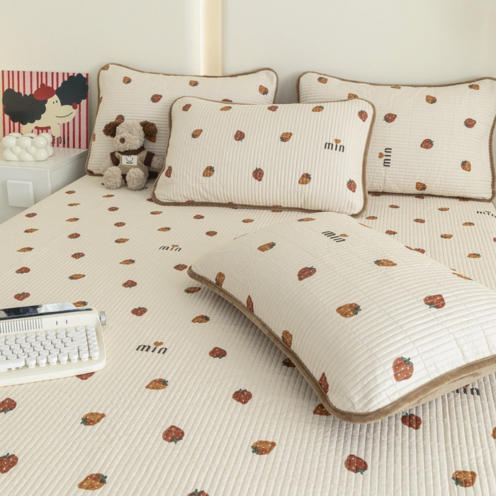 91家纺网 家纺一手货源 找家纺 茉夕 2024跑量款暖绒纯棉印花水洗床盖 暖绒-花季草莓