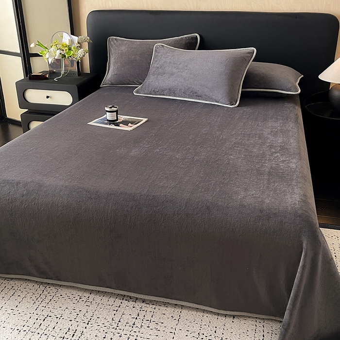 91家纺网 家纺一手货源 找家纺 全季家居 2024新款A类纯色印花高克重加厚保暖包边牛奶绒床单单件 深灰