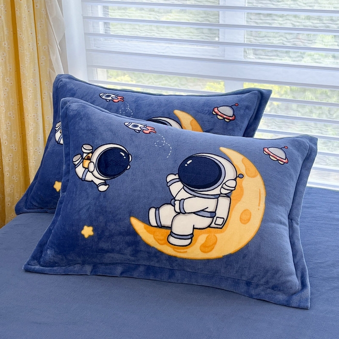 91家纺网 家纺一手货源 找家纺 宝薇 2024新款加厚牛奶绒大版卡通四件套 宇航员绒