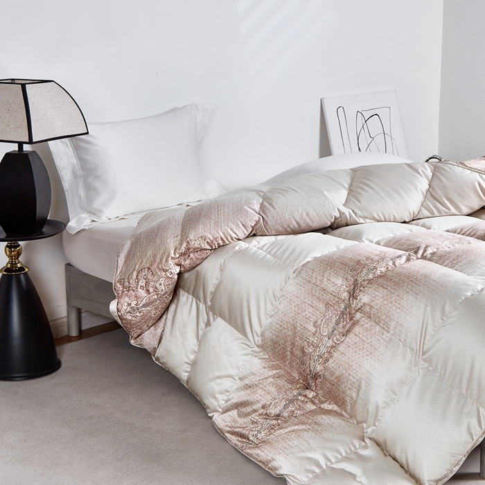 91家纺网 家纺一手货源 找家纺 御眠纺羽绒被壳 2024新品高端糯糯棉印花羽绒被鹅绒被冬被春秋 沐浴奶白