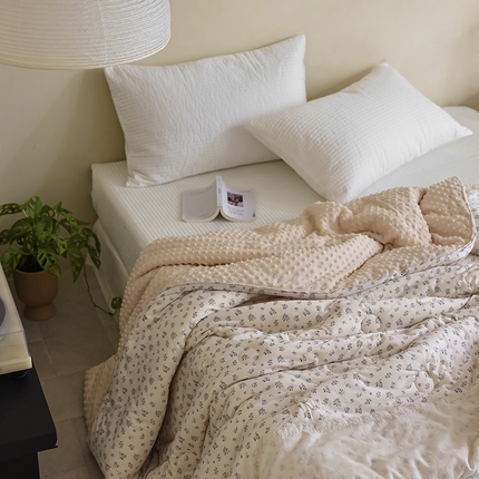 91家纺网 家纺一手货源 找家纺 （总）U被家纺 2025新款法式拼边针织棉豆豆被被子被芯（此款被子有券后控价 联系商家）