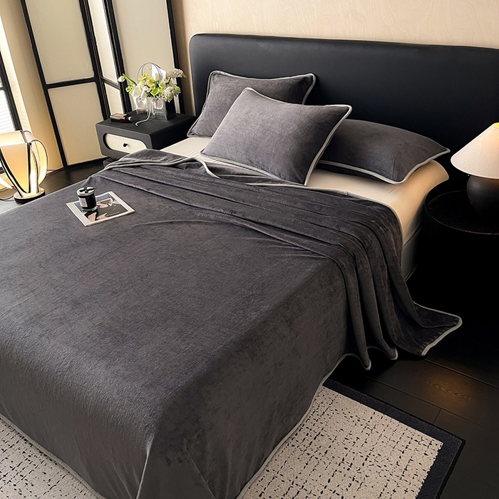 91家纺网 家纺一手货源 找家纺 全季家居 2024新款A类纯色印花高克重加厚保暖包边牛奶绒床单单件 深灰
