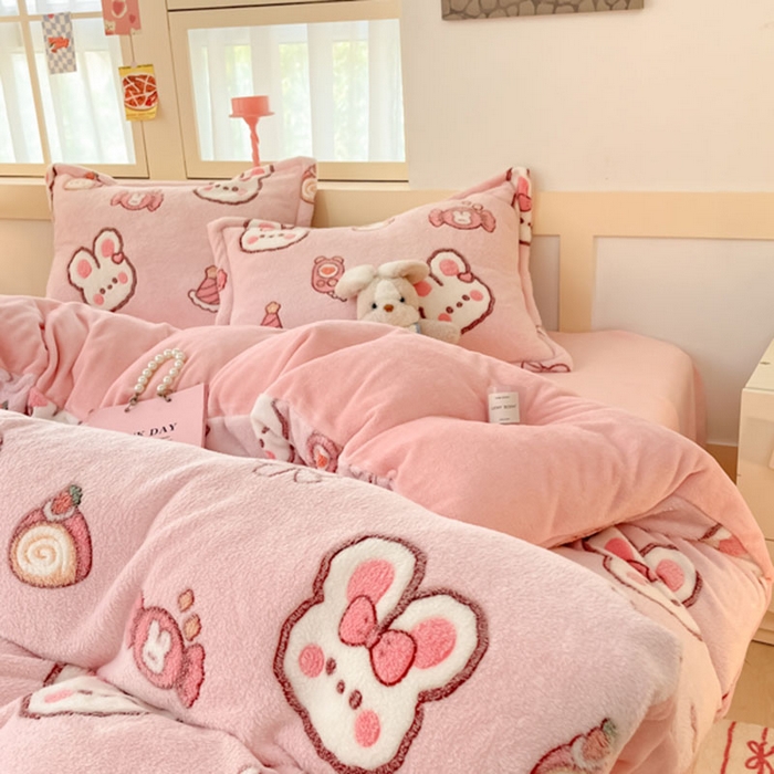 91家纺网 家纺一手货源 找家纺 川悦生活 2024新款雪花绒印花单被套系列-自然光 蜜语奶兔