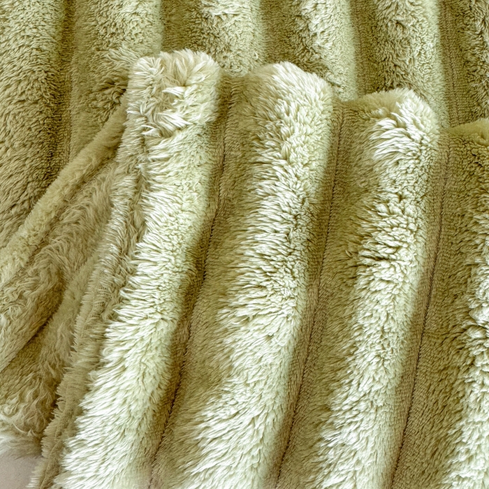 91家纺网 家纺一手货源 找家纺 璐维斯家纺 2025款跨境专供外贸出口电商热销款仿兔毯加厚牛奶绒盖毯 奶绿