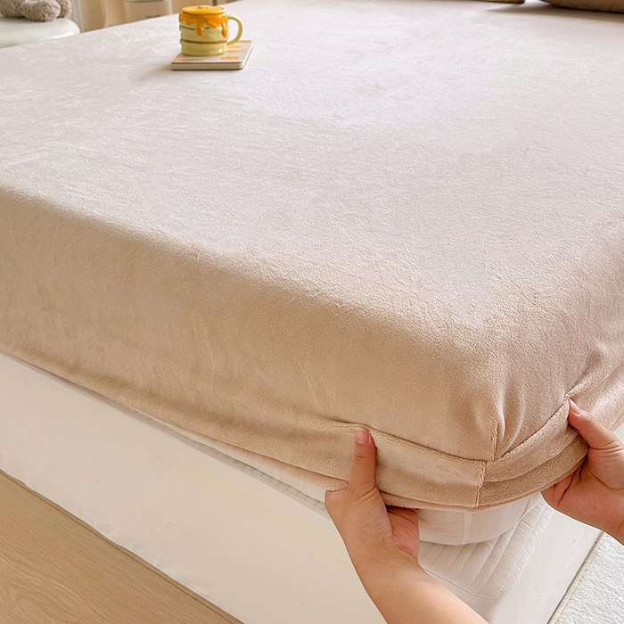 91家纺网 家纺一手货源 找家纺 家贝爱 2024新款加厚保暖牛奶绒床笠 纯色驼