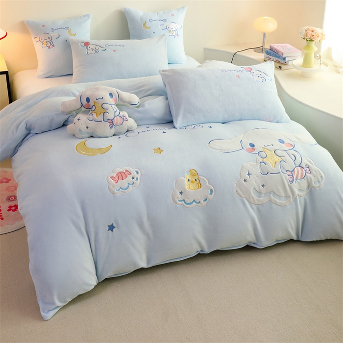 91家纺网 家纺一手货源 找家纺 总 绒棉世家2025新款正版带标三丽欧-大耳狗牛奶绒贴布绣四件套