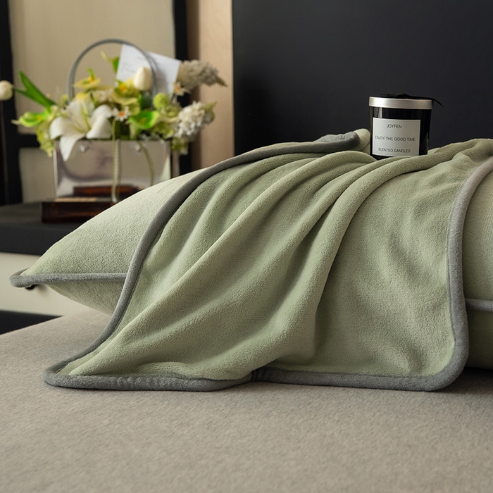 91家纺网 家纺一手货源 找家纺 全季家居 2024新款A类纯色印花高克重加厚保暖包边牛奶绒枕套 果绿