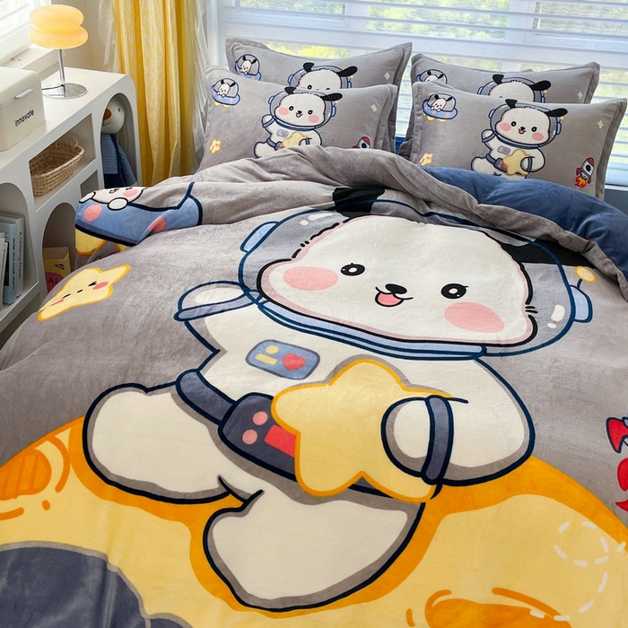 91家纺网 家纺一手货源 找家纺 宝薇 2024新款加厚牛奶绒大版卡通四件套 太空狗绒