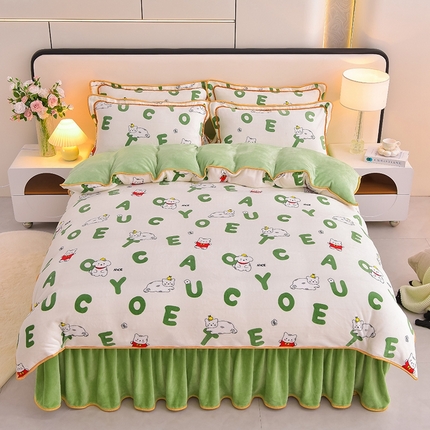 富之航 2024新款8-9斤高克重印花牛奶绒四件套保暖绒套件直播爆款字母猫