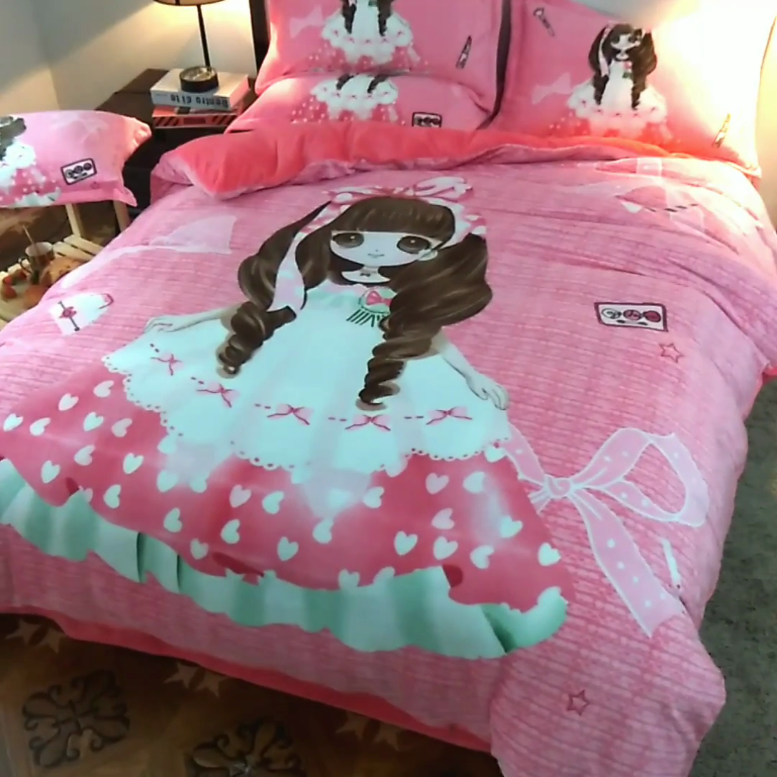 91家纺网 家纺一手货源 找家纺 宝薇 2024新款加厚牛奶绒大版卡通四件套 公主日记