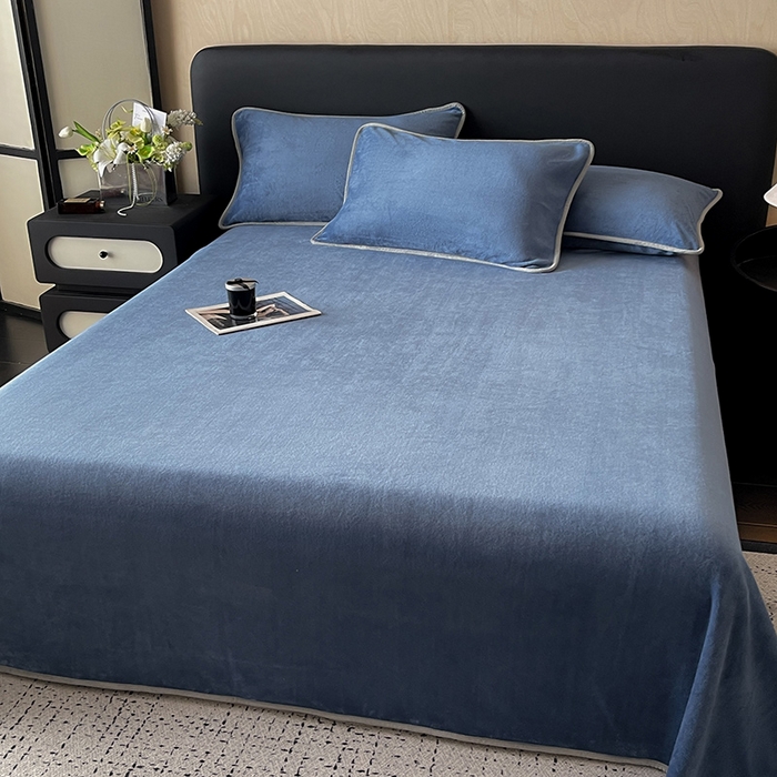 91家纺网 家纺一手货源 找家纺 全季家居 2024新款A类纯色印花高克重加厚保暖包边牛奶绒床单单件 风暴蓝