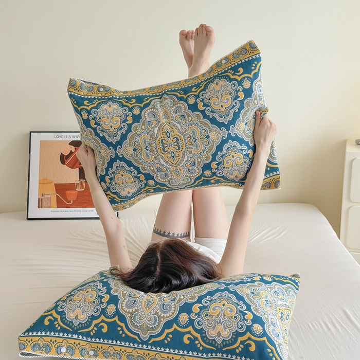 91家纺网 家纺一手货源 找家纺 朴尔家纺-毛巾被 2024新款防滑半包可调节暗扣魔术全棉三层纱布枕巾 大马士革纹-蓝黄53*110cm/对