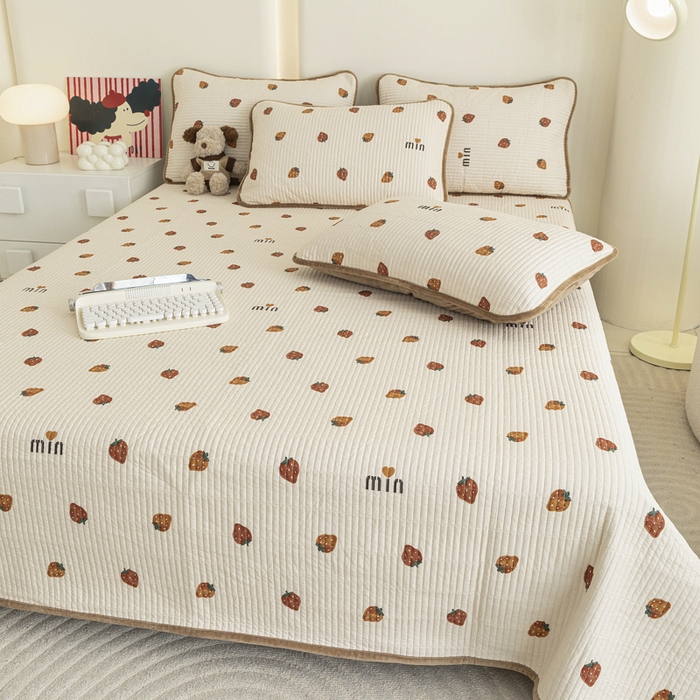 91家纺网 家纺一手货源 找家纺 茉夕 2024跑量款暖绒纯棉印花水洗床盖 暖绒-花季草莓