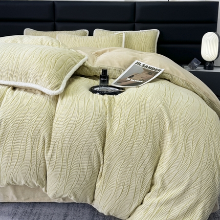 91家纺网 家纺一手货源 找家纺 （总）子曰 2024新款高克重保暖雕花牛奶绒四件套