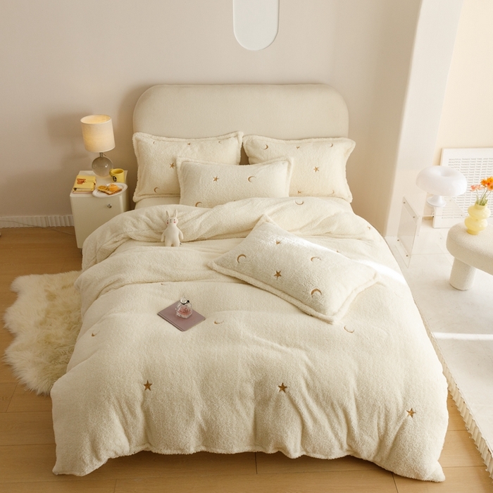 91家纺网 家纺一手货源 找家纺 金奇达家纺 2025秋冬保暖加厚绒类【泰迪绒小刺绣】四件套 星星米白