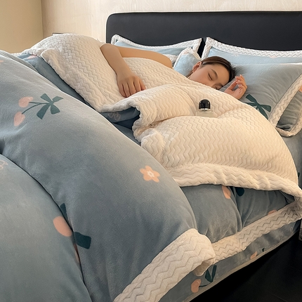 91家纺网 家纺一手货源 找家纺 （总）全季家居 2024新款A类纯色印花波浪大包边牛奶绒贝贝绒加厚保暖被套单件