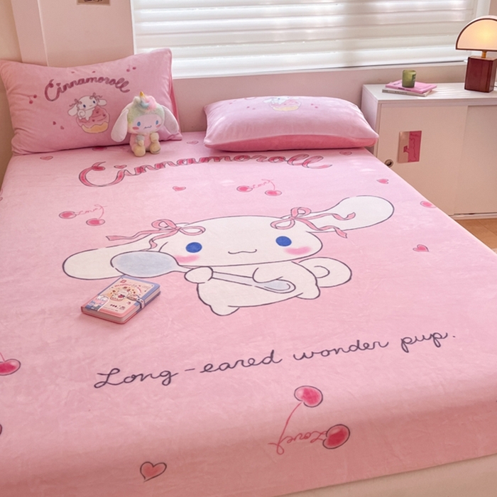 91家纺网 家纺一手货源 找家纺 金爱家 2024新款大阪单品牛奶绒床笠 绒-D樱桃美美大耳狗