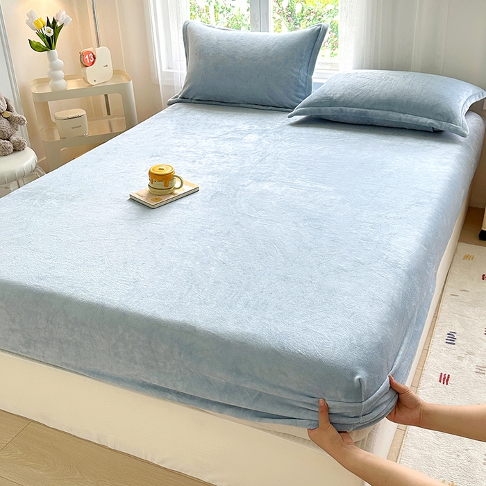 91家纺网 家纺一手货源 找家纺 家贝爱 2024新款加厚保暖牛奶绒床笠 纯色水蓝