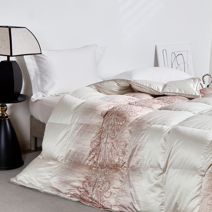 91家纺网 家纺一手货源 找家纺 御眠纺羽绒被壳 2024新品高端糯糯棉印花羽绒被鹅绒被冬被春秋 沐浴奶白