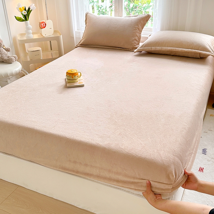 91家纺网 家纺一手货源 找家纺 家贝爱 2024新款加厚保暖牛奶绒床笠 纯色驼