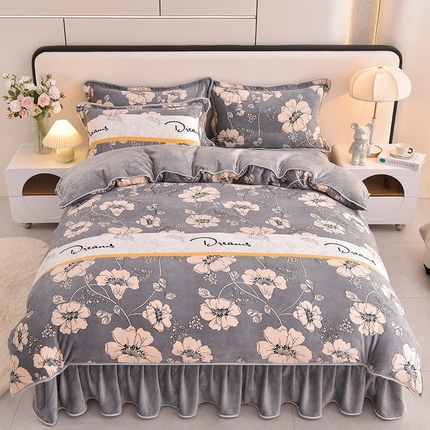 富之航 2024新款8-9斤高克重印花牛奶绒四件套保暖绒套件直播爆款林间秘境