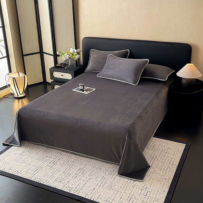 91家纺网 家纺一手货源 找家纺 全季家居 2024新款A类纯色印花高克重加厚保暖包边牛奶绒床单单件 深灰