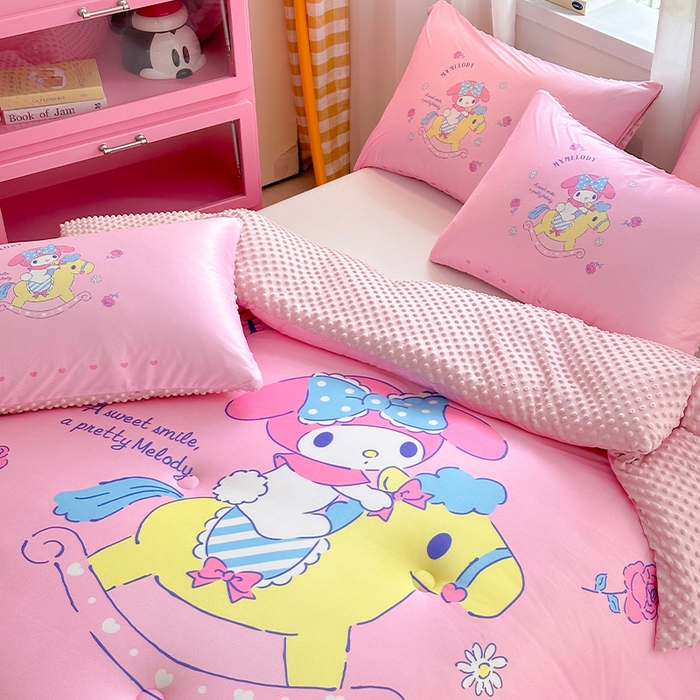 91家纺网 家纺一手货源 找家纺 ds生活馆 2025新款三丽鸥大版印花豆豆被春秋被冬被 旋转木马