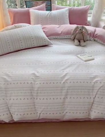 91家纺网 家纺一手货源 找家纺 捌月 2024新款棉加绒A版13372全棉B版高克重牛奶绒四件套直播新品 樱桃花开