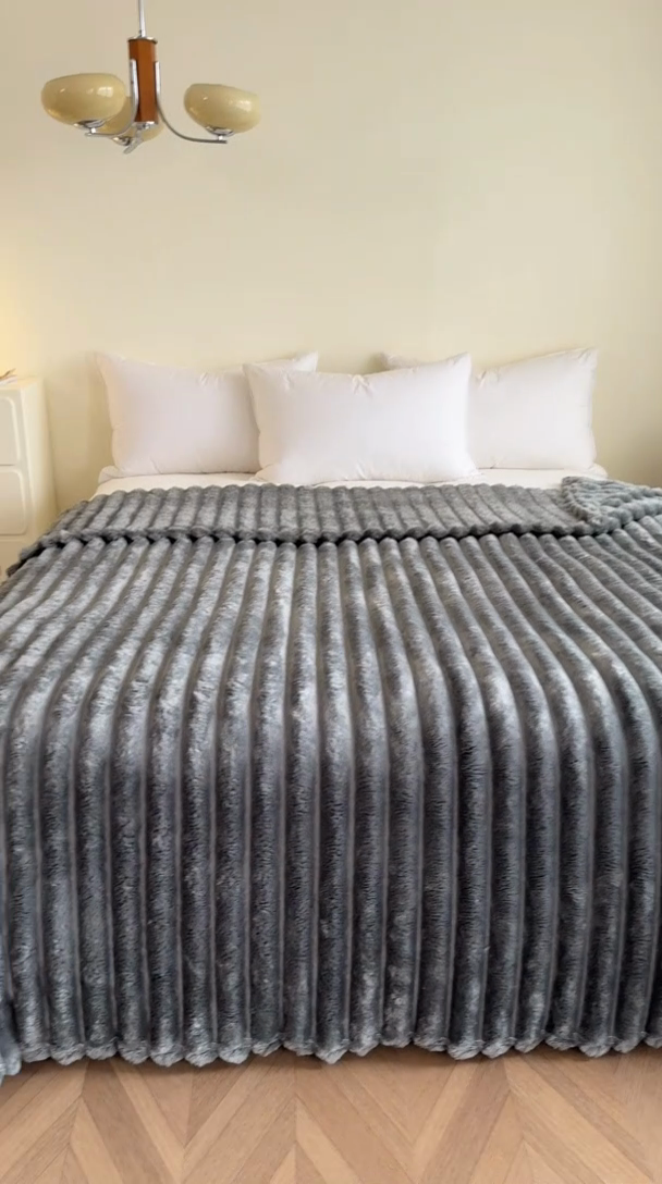 91家纺网 家纺一手货源 找家纺 璐维斯家纺 2025款跨境专供外贸出口电商热销款仿兔毯加厚牛奶绒盖毯 深灰