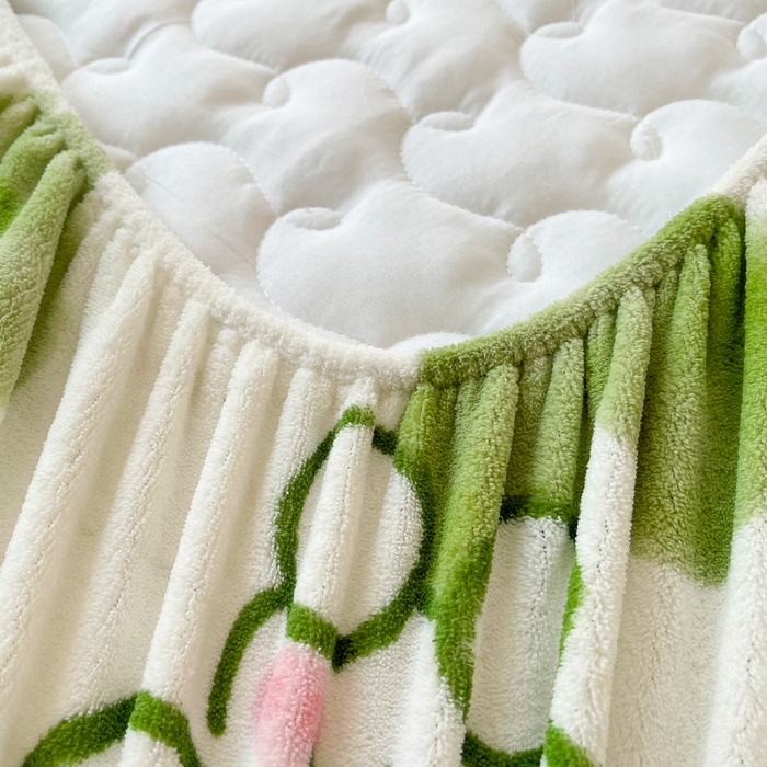 91家纺网 家纺一手货源 找家纺 2024秋冬牛奶绒加厚夹棉床笠三件套印花床垫保护套罩蓓蕾兔-绿