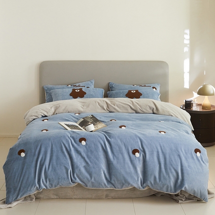 91家纺网 家纺一手货源 找家纺 （总）千朵森 2024新款毛巾绣牛奶绒四件套-慕斯卡 风格二