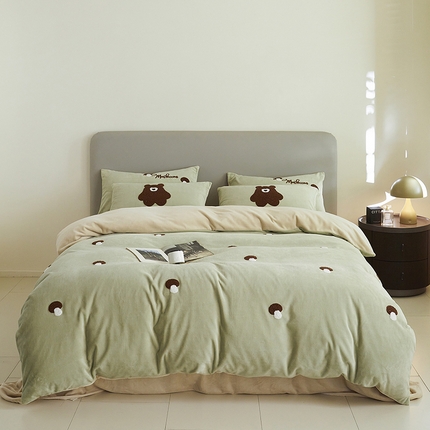 91家纺网 家纺一手货源 找家纺 （总）千朵森 2024新款毛巾绣牛奶绒四件套-慕斯卡 风格二