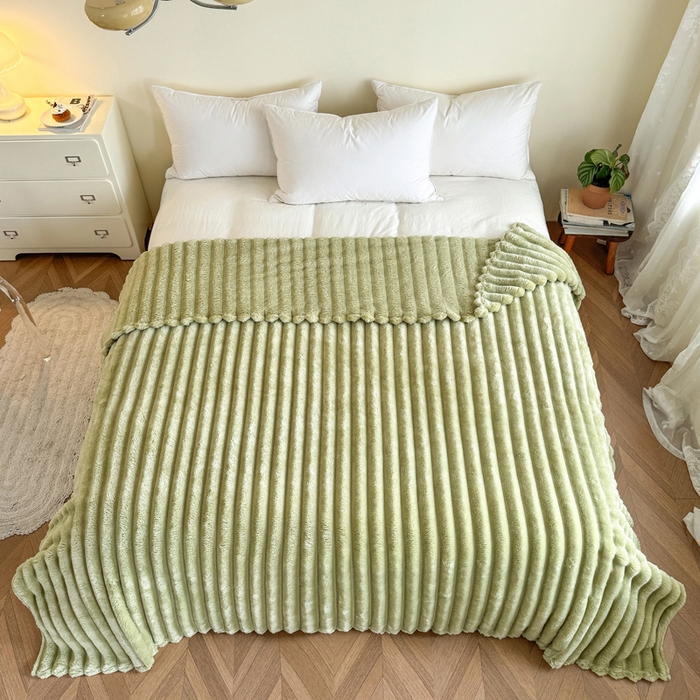 91家纺网 家纺一手货源 找家纺 璐维斯家纺 2025款跨境专供外贸出口电商热销款仿兔毯加厚牛奶绒盖毯 奶绿