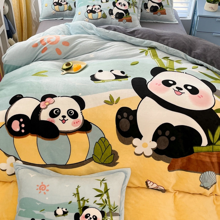 91家纺网 家纺一手货源 找家纺 宝薇 2024新款加厚牛奶绒大版卡通四件套 熊猫假日绒
