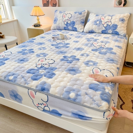 2024秋冬牛奶绒加厚夹棉床笠三件套印花床垫保护套罩2.蓓蕾兔-兰