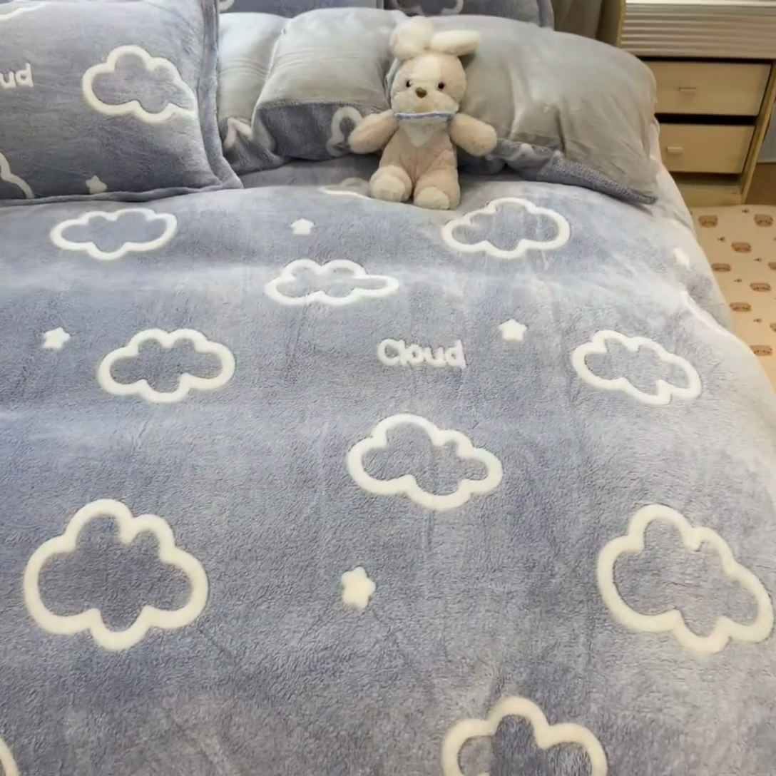 91家纺网 家纺一手货源 找家纺 川悦生活 2024新款雪花绒印花单被套系列-夜景 奶味云朵