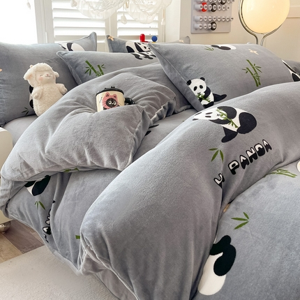 91家纺网 家纺一手货源 找家纺 （总）鸿羽樱（鸿羽樱）家纺 2025新款牛奶绒印花田园小清新儿童三件套四件套