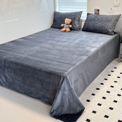 91家纺网 家纺一手货源 找家纺 盛馨家纺 2024新款高克重加厚保暖纯色宝宝绒系列单床单 曜黑