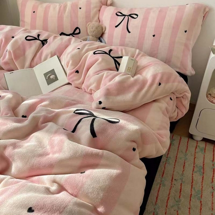 91家纺网 家纺一手货源 找家纺 蜜宿 2024秋冬新款ins韩系牛奶绒四件套 绒-甜心蝴蝶结