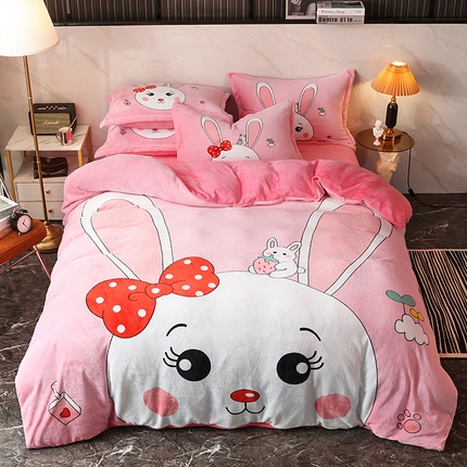 91家纺网 家纺一手货源 找家纺 宝薇 2024新款加厚牛奶绒大版卡通四件套 兔公主